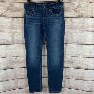 American Eagle Medium Wash Mid Rise Skinny Size 0s